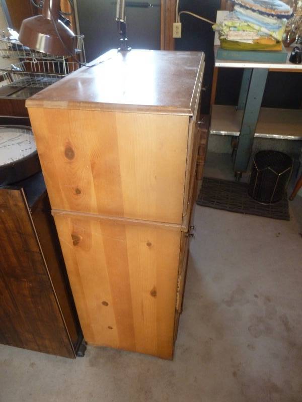 lot 78 image: Chest of Drawers