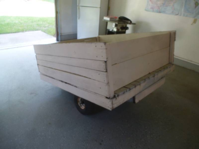 lot 8 image: Yard Utility Trailer