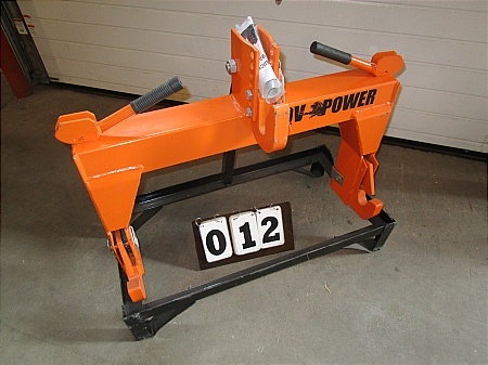 lot 12 image: Power King 3 Point Quick Hitch
