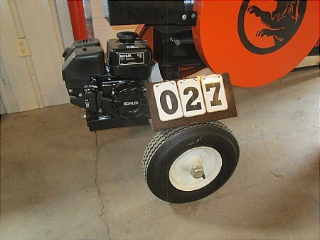 lot 27 image: Power King 42 Ton Log Splitter