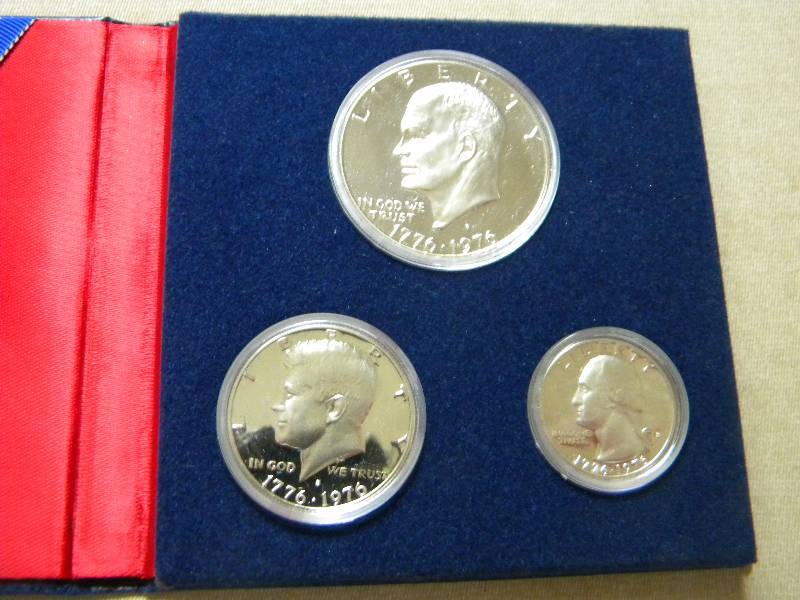 lot 17 image: U.S. Bicentennial Silver Proof Set