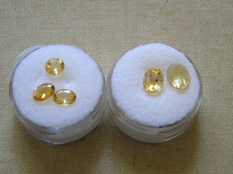lot 39 image: 5 Yellow Gemstones