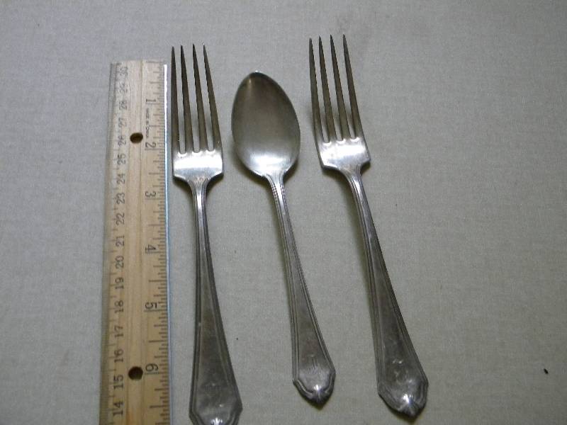 lot 70 image: Sterling Silverware