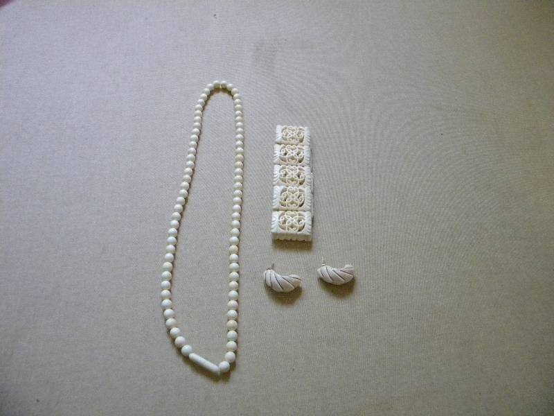 lot 50 image: Carved Bone Jewelry - Necklace,Bracelet & Earrings with 14K Gold Inlay