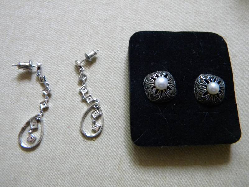 lot 55 image: Sterling Silver Earrings