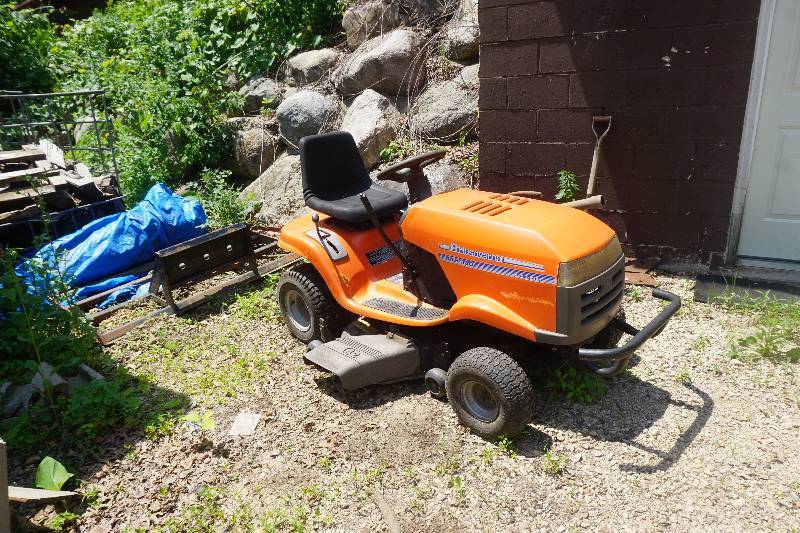 Husqvarna Model LTH 130 Hydrostatic Drive Garden Tractor Lawn Mower