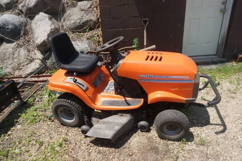 Husqvarna Model LTH 130 Hydrostatic Drive Garden Tractor Lawn Mower ...