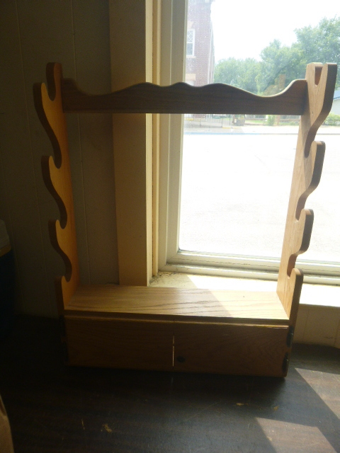 lot 6 image: Gun Rack