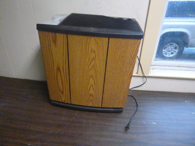 lot 11 image: Bemis Humidifier