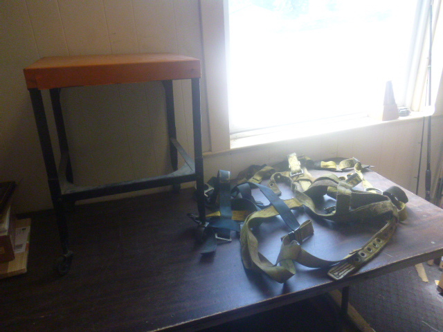 lot 20 image: 2 Safety Harnesses