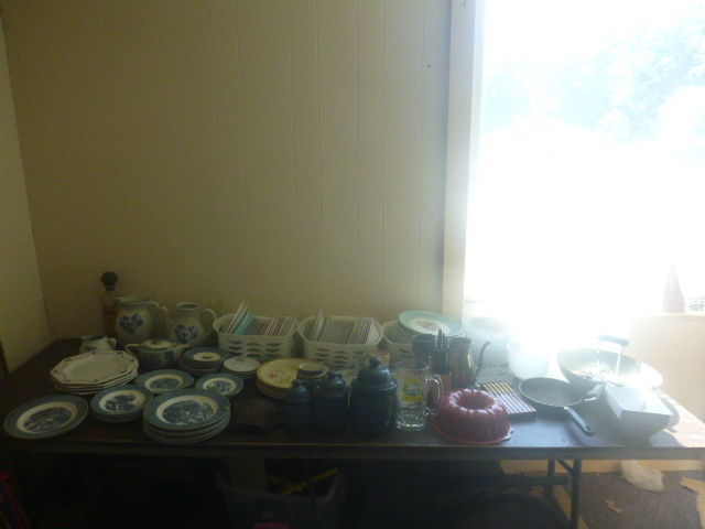 lot 24 image: Miscellaneous Kitchen Items