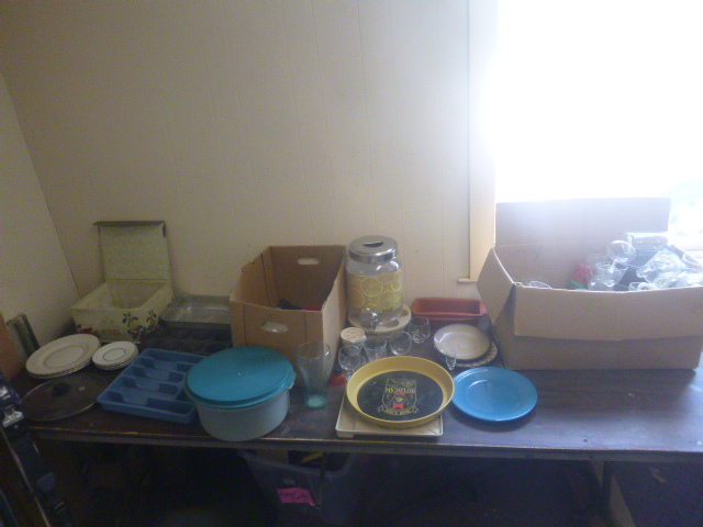 lot 34 image: Miscellaneous Kitchen Items