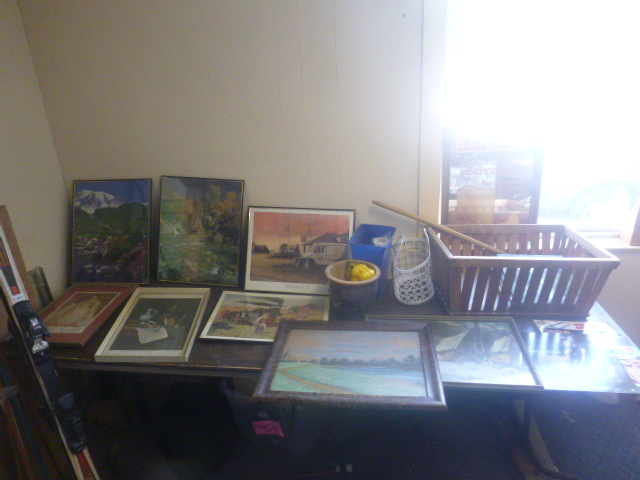 lot 35 image: Miscellaneous Home Dcor