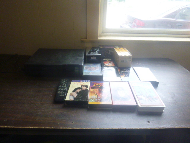 lot 41 image: Magnavox VHS Player