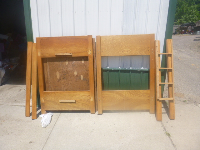 lot 61 image: Toddler Size Bunk Beds
