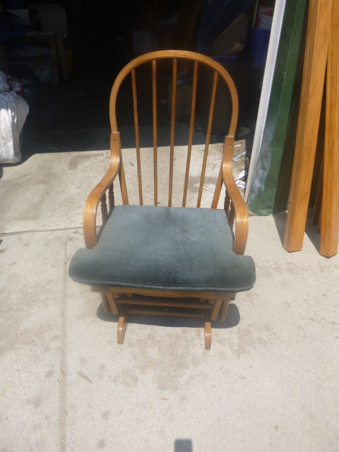 lot 62 image: Rocker Recliner