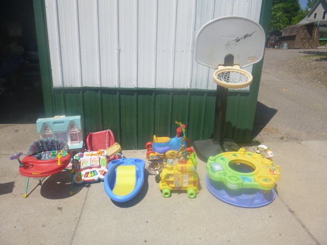 lot 68 image: Baby Items