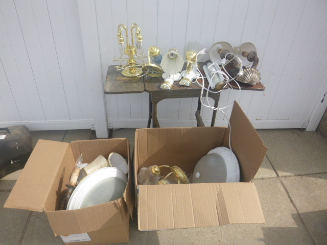 lot 107 image: Light Fixtures