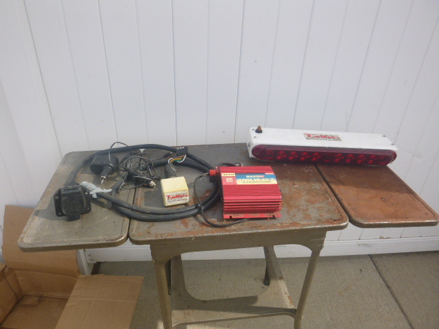 lot 108 image: Tow mate Wireless Lighting System