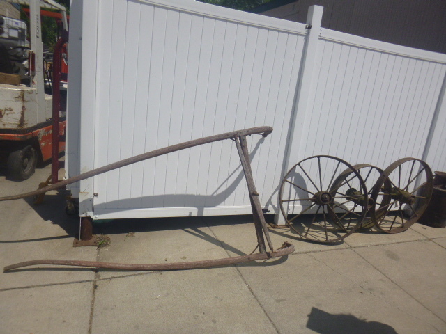 lot 115 image: Antique Items
