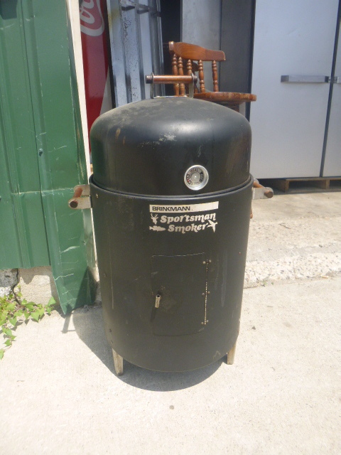 lot 120 image: Brinkman Smoker