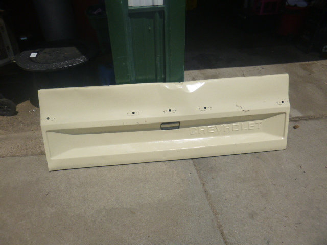 lot 121 image: Chevrolet Tailgate