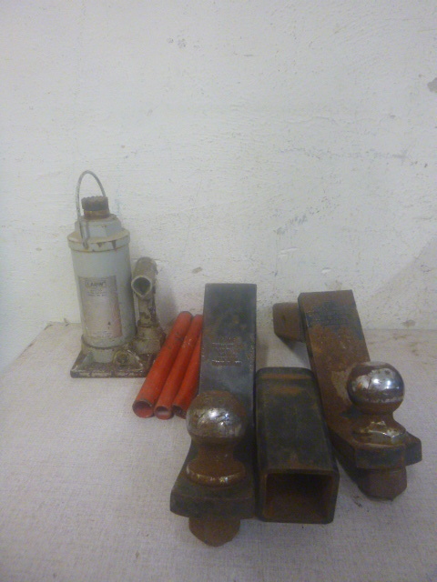 lot 155 image: 2 Class 3 Couplers