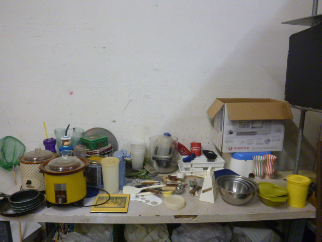 lot 182 image: Miscellaneous Kitchen Items