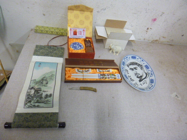 lot 187 image: Oriental Items