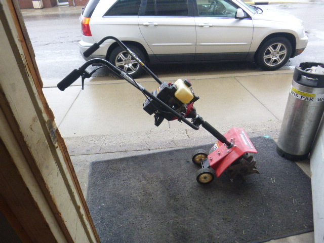 lot 195 image: Yard Machine Yard and Garden Cultivator