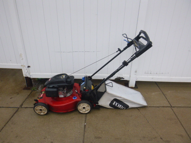 lot 197 image: Toro Lawn Mower