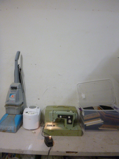 lot 198 image: Household Items