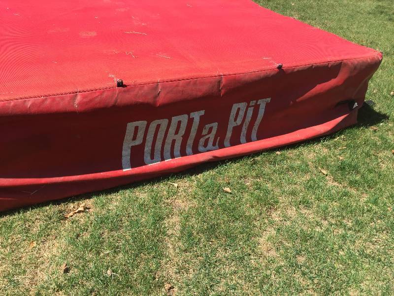 lot 200 image: Port A Pit High Jump Mats