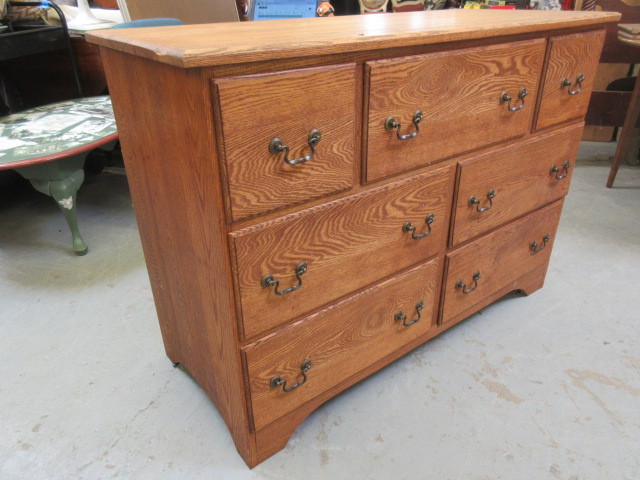 lot 709 image: HANDCRAFTED SOLID OAK DRESSER