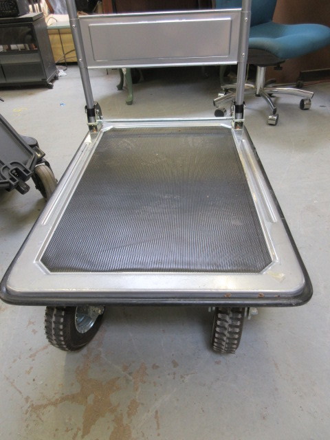 lot 724 image: ULINE HANDI-MOVER CART