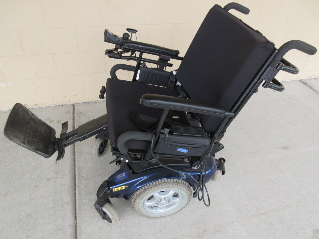 lot 726 image: INVACARE MOTORIZED WHEEL CHAIR