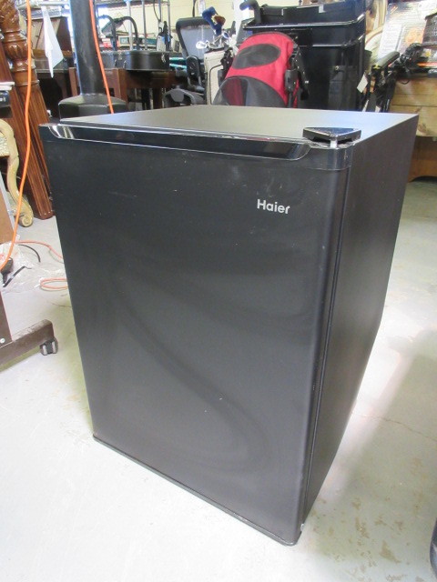 lot 739 image: HAIER REFRIGERATORFREEZER