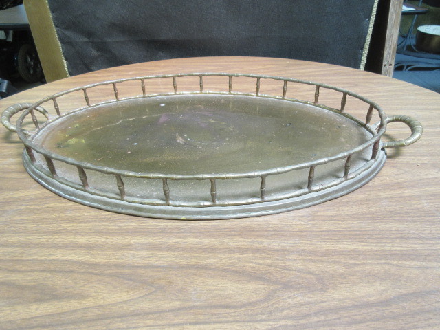 lot 741 image: BRASS SERVING TRAY