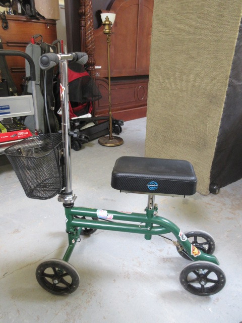 lot 751 image: KNEEROVER SCOOTER