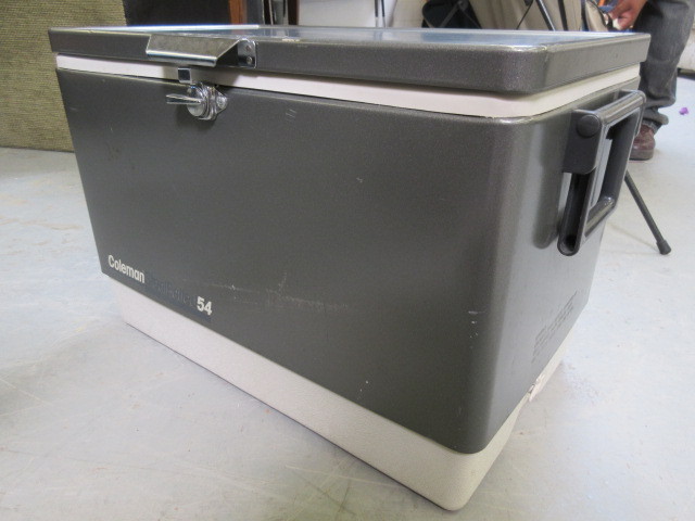 lot 757 image: COLEMAN STEEL BELTED 54 QUART COOLER