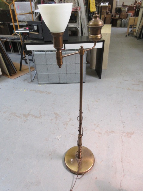 lot 760 image: BRASS TONED FLOOR LAMP