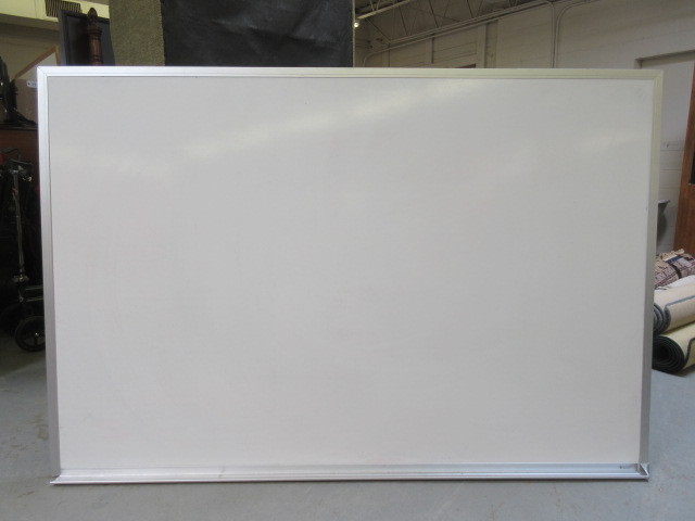 lot 763 image: QUARTET DRY ERASE BOARD