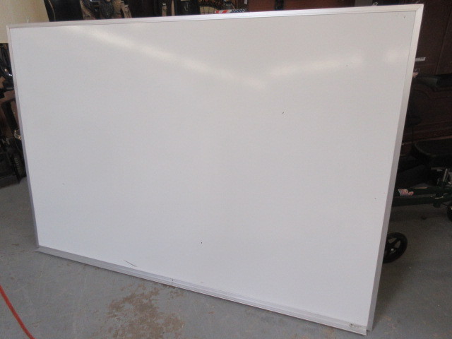 lot 764 image: QUARTET DRY ERASE BOARD