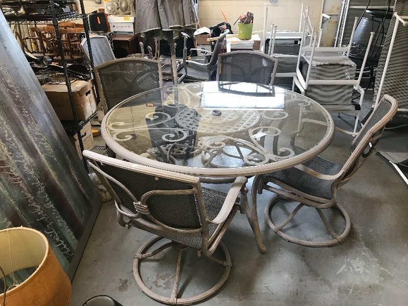 LARGE PATIO TABLE SET