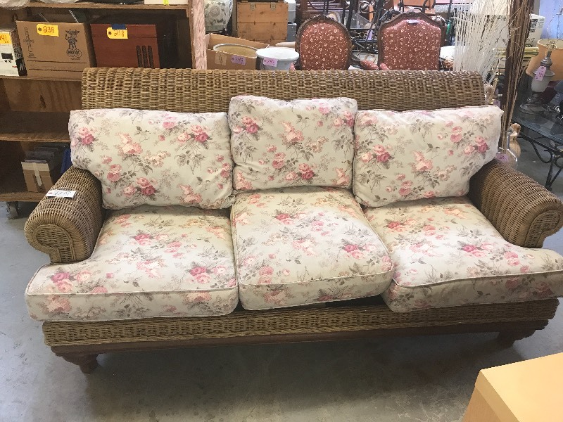 WICKER OUTDOOR PATIO SOFA