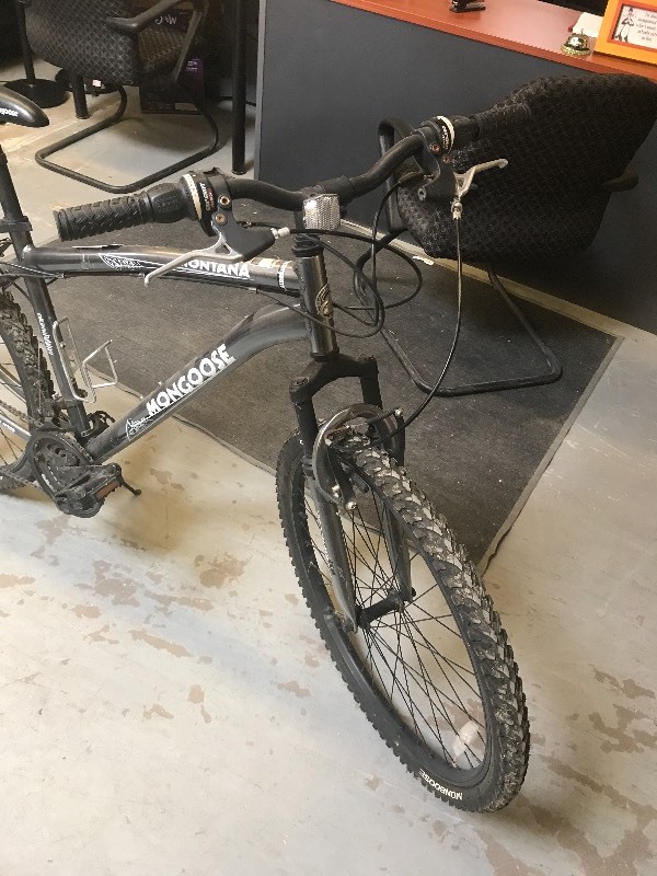 MONGOOSE MENS MOUNTAIN BIKE