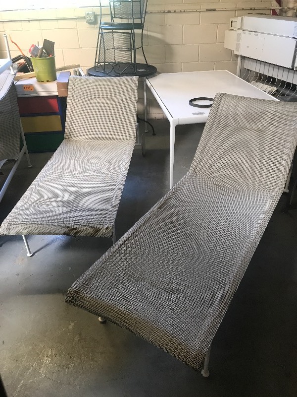 2 LAWN  POOL LOUNGE CHAIRS & 1 TABLE