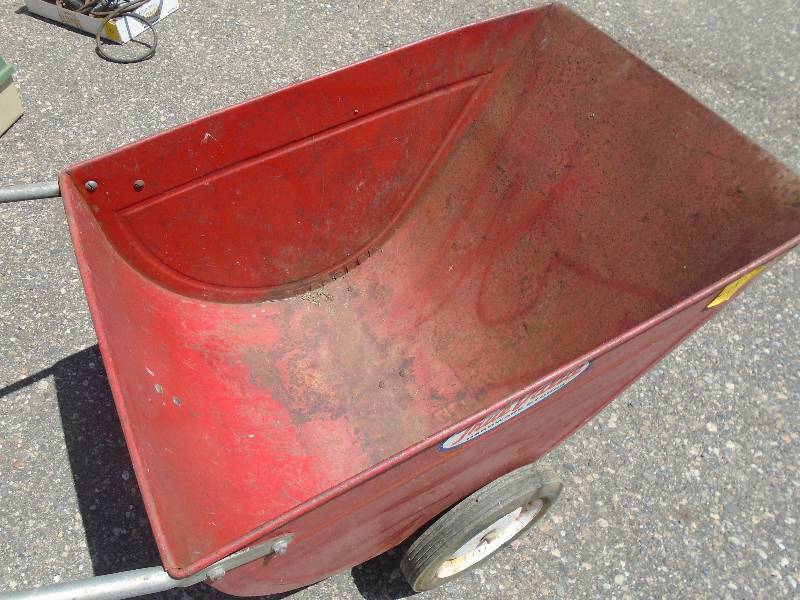 lot 68 image: Garden Cart