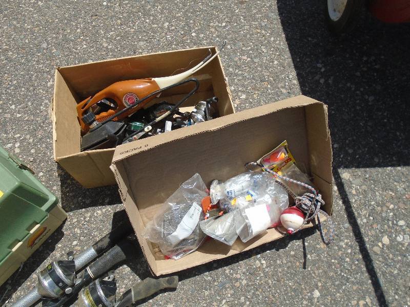 lot 71 image: Fishing Items