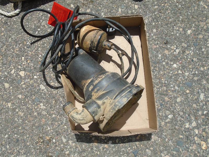 lot 12 image: Pump